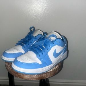 UNC women’s Jordan 1 low